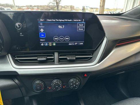 Used 2024 Chevrolet Trax RS image 16