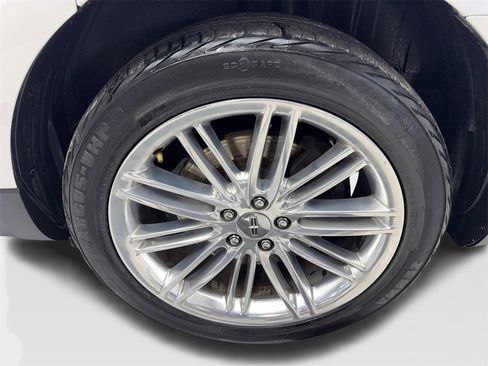 Used 2019 Lincoln MKT AWD image 87