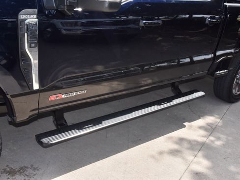 Certified 2025 Ford F250 King Ranch AWD/4WD image 39