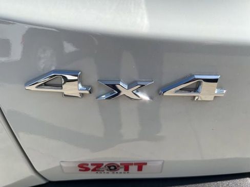 Certified 2023 Jeep Renegade Limited AWD/4WD image 11