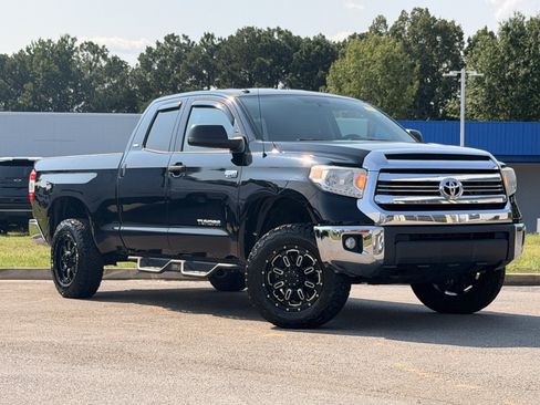Used 2017 Toyota Tundra SR5 AWD/4WD image 2