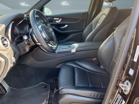Used 2022 Mercedes-Benz GLC 300 4MATIC image 3