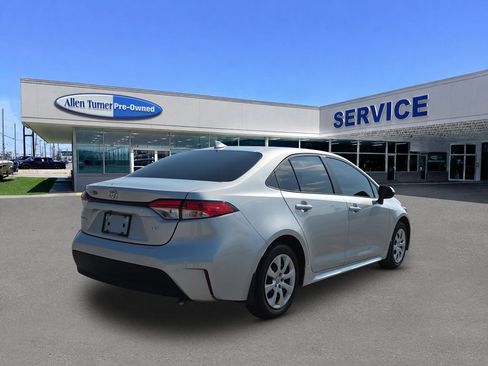 Used 2026 Toyota Corolla LE FWD image 8