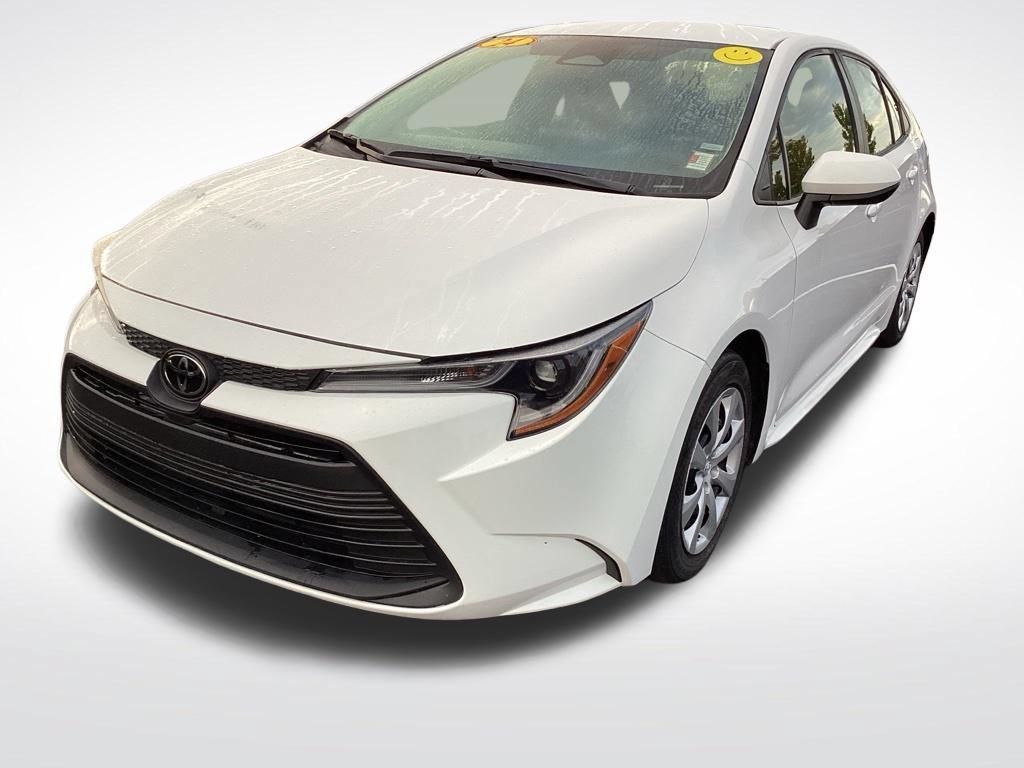 Used 2024 Toyota Corolla LE FWD image 5