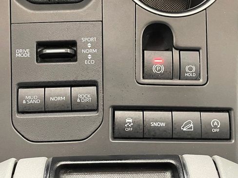 Used 2022 Toyota Highlander XLE image 30