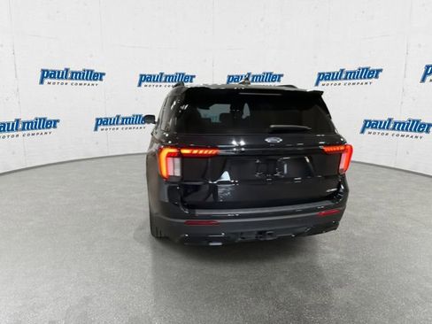 Used 2025 Ford Explorer ST-Line w/ ST-Line Street Pack AWD/4WD image 9
