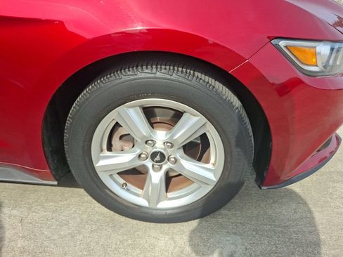 Used 2015 Ford Mustang Coupe RWD image 5
