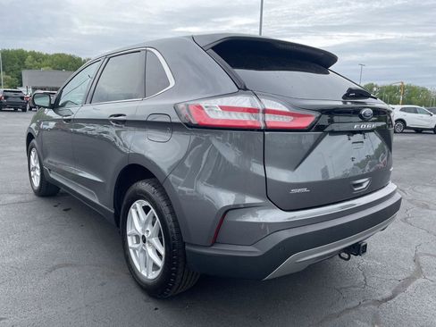 Used 2024 Ford Edge SEL w/ Convenience Package AWD/4WD image 3