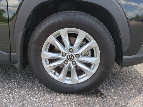 Certified 2023 Toyota Corolla Cross LE AWD/4WD image 11
