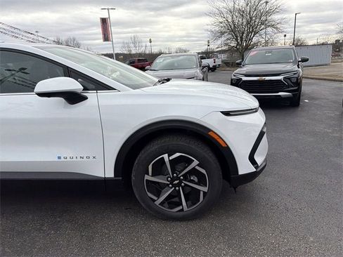 New 2026 Chevrolet Equinox EV LT image 26