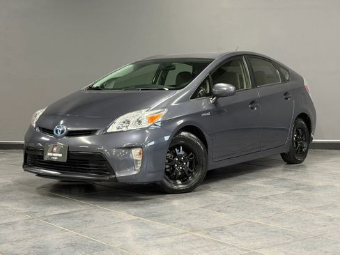 Used 2015 Toyota Prius Two FWD image 1