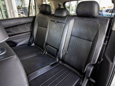 Used 2022 Volkswagen Tiguan SE w/ Panoramic Sunroof Package image 26