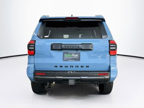 Used 2025 Toyota 4Runner SR5 AWD/4WD image 7