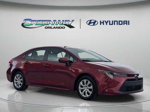 Used 2024 Toyota Corolla LE FWD image 1