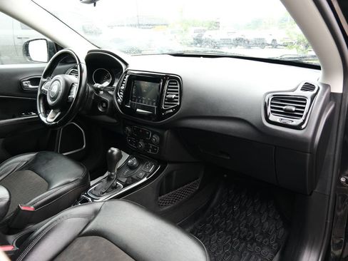 Used 2020 Jeep Compass Latitude AWD/4WD image 29