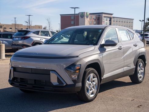 New 2026 Hyundai Kona SE image 3