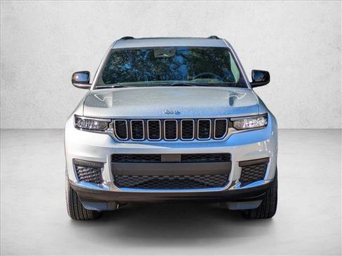 New 2025 Jeep Grand Cherokee L Laredo image 6