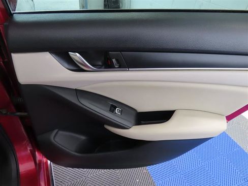 Used 2020 Honda Accord EX image 28