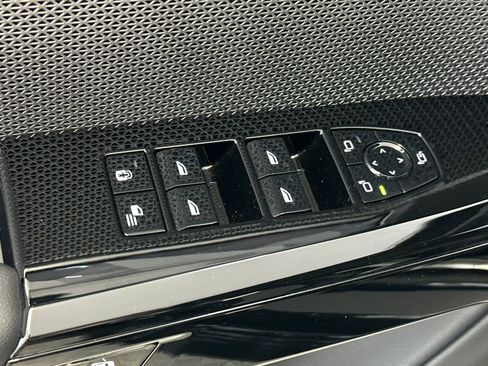 Used 2025 BMW 740i w/ Premium Package image 14