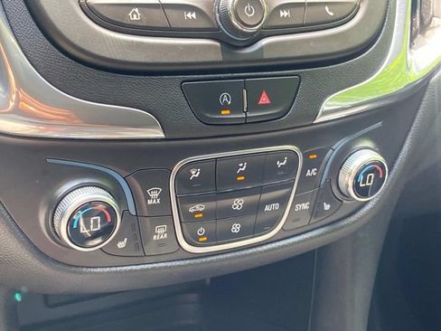 Used 2023 Chevrolet Equinox LT FWD image 26