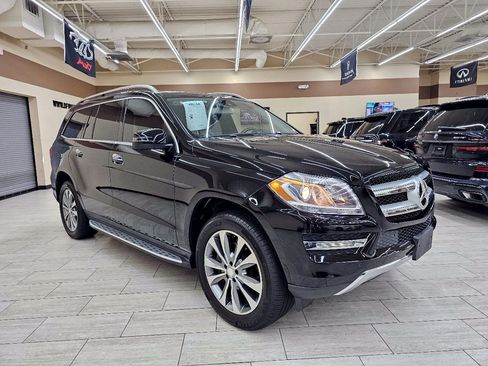 Used 2015 Mercedes-Benz GL 450 4MATIC w/ Appearance Package image 4