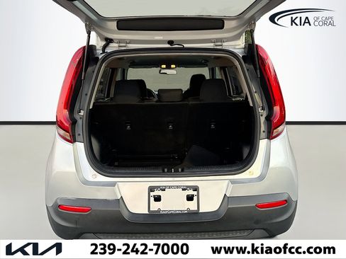Used 2021 Kia Soul LX image 12