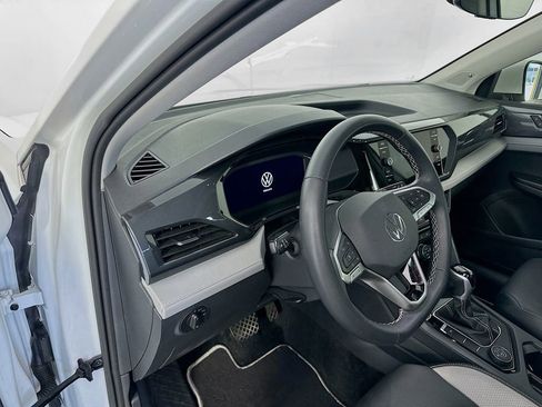 Used 2023 Volkswagen Taos SEL AWD/4WD image 9