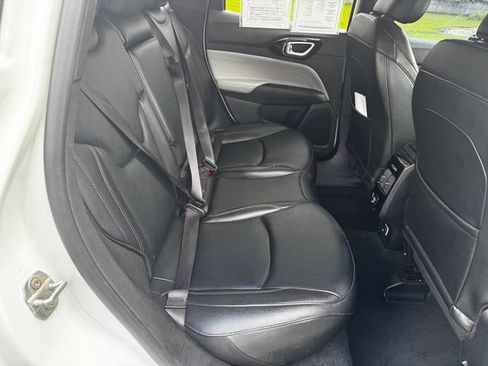 Certified 2024 Jeep Compass Limited AWD/4WD image 16