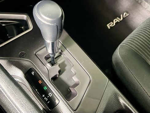 Used 2018 Toyota RAV4 LE image 23