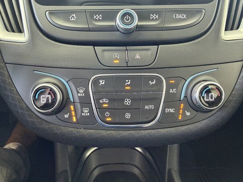 Used 2024 Chevrolet Malibu LT FWD image 19
