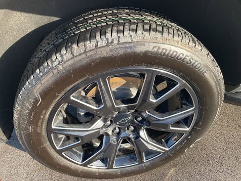 Used 2024 Chevrolet Tahoe Premier image 12