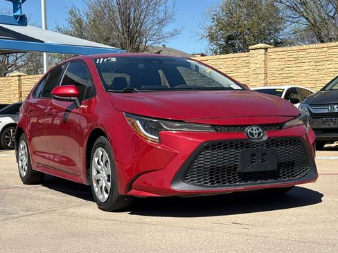 Used 2021 Toyota Corolla LE image 3