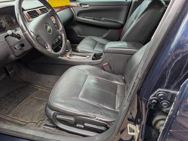 Used 2008 Chevrolet Impala LT w/ Luxury Edition Package FWD image 9
