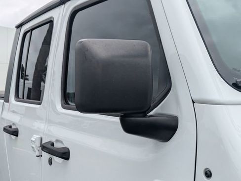 Used 2021 Jeep Gladiator Sport AWD/4WD image 15