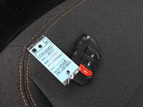 Used 2025 Jeep Wrangler Sport image 16