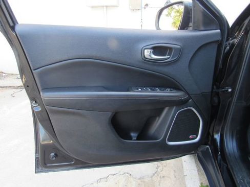 Used 2018 Jeep Compass Latitude w/ Popular Equipment Group image 15