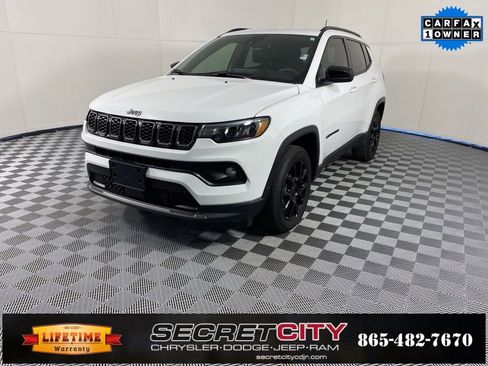 Used 2025 Jeep Compass Latitude w/ Altitude Special Edition image 3
