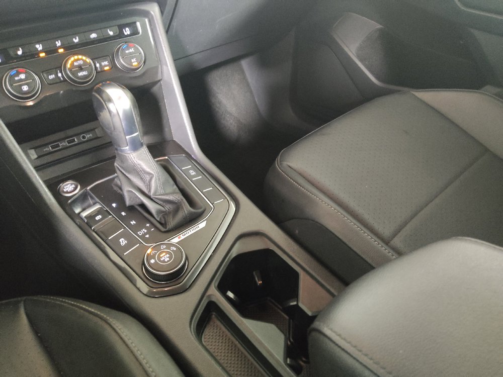 Used 2018 Volkswagen Tiguan SE AWD/4WD image 26
