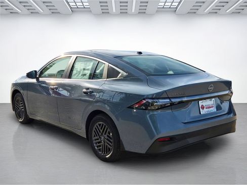 New 2026 Nissan Sentra SV w/ Floor Mat Package FWD image 6