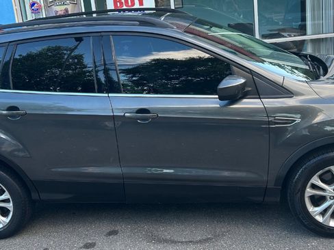 Used 2018 Ford Escape SE image 13