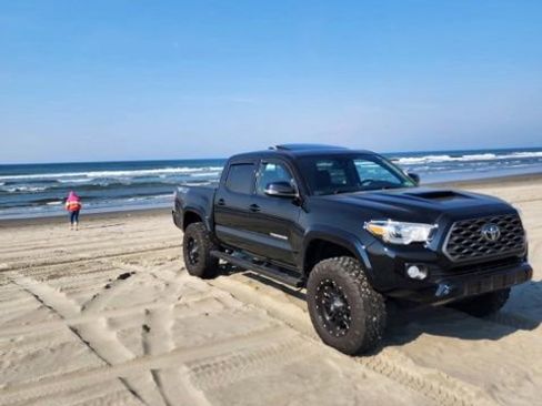 Used 2020 Toyota Tacoma TRD Sport image 1
