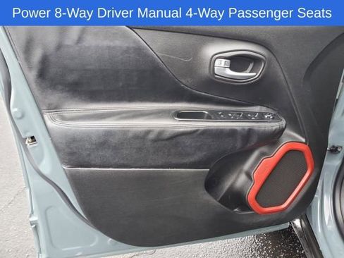 Used 2016 Jeep Renegade Trailhawk image 14