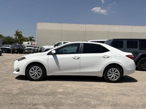 Used 2017 Toyota Corolla LE FWD image 2