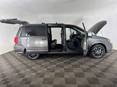 Used 2017 Dodge Grand Caravan GT FWD image 15