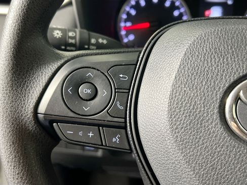 Used 2021 Toyota RAV4 XLE w/ Convenience Package image 18