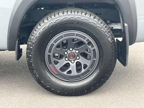 Used 2025 Nissan Frontier PRO-4X image 29
