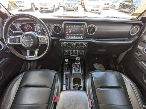 Used 2022 Jeep Wrangler Unlimited Sahara AWD/4WD image 15