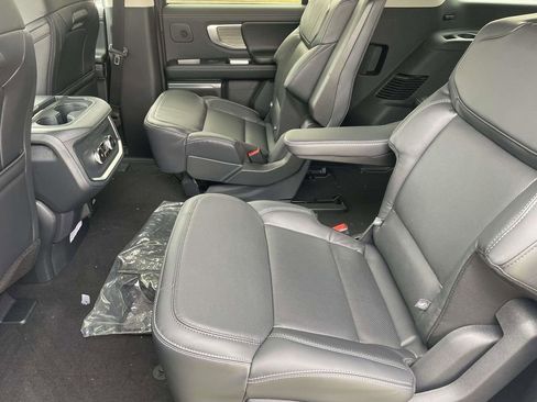 New 2025 Ford Expedition Max Platinum w/ Driver's Package image 12