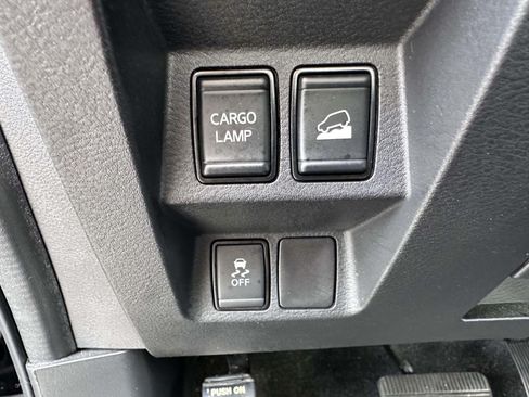 Used 2022 Nissan Frontier SV AWD/4WD image 16