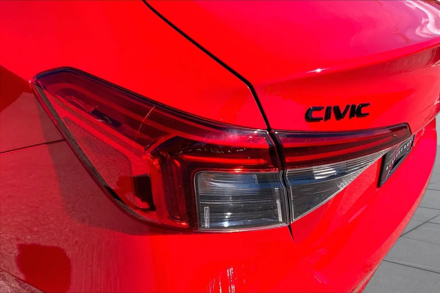 Used 2023 Honda Civic Sport image 28